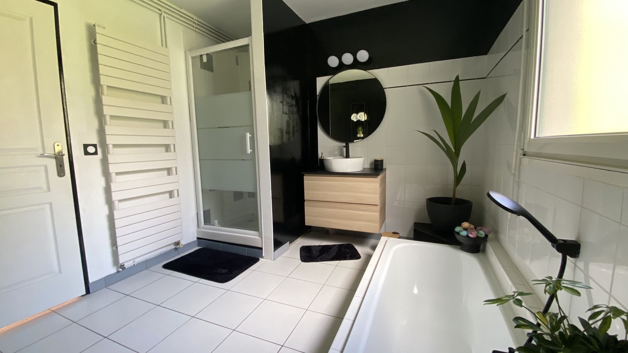 Photo of Bathroom in Fecamp
