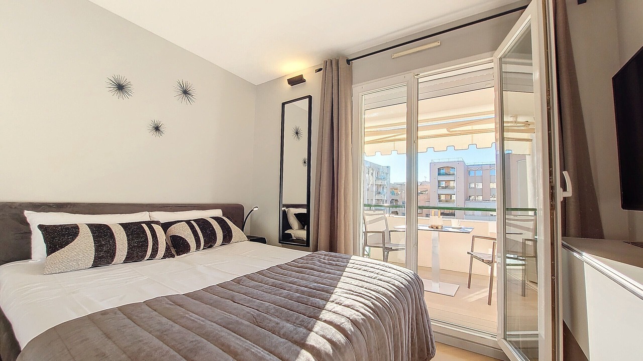 Photo of Bedroom in Les Baumettes