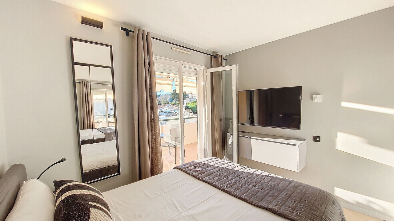 Photo of Bedroom in Les Baumettes