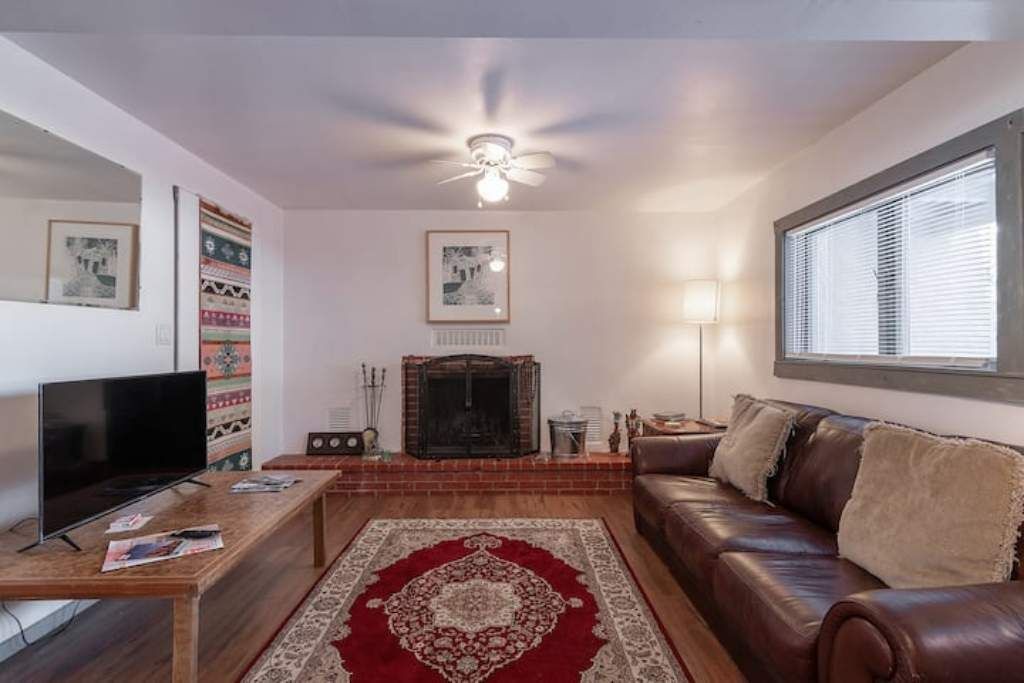 Photo of Livingroom in Northeast Santa Fe
