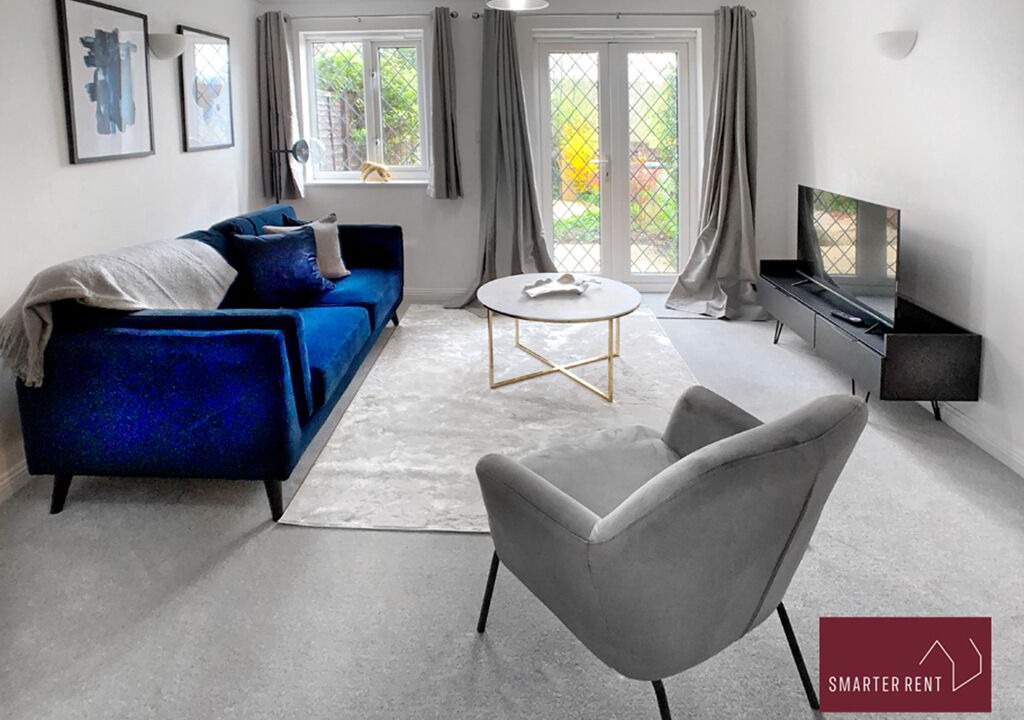 Photo of Livingroom in Knaphill