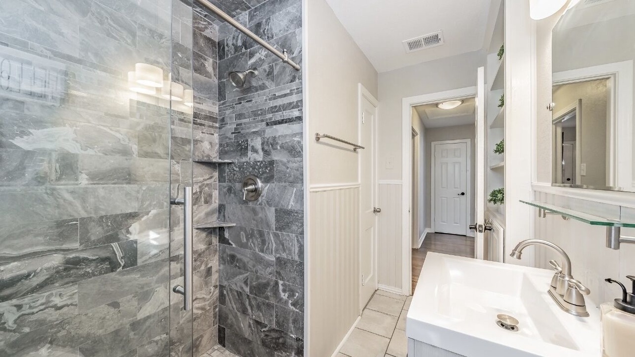 Photo of Bathroom in Fort Worth Cultural District