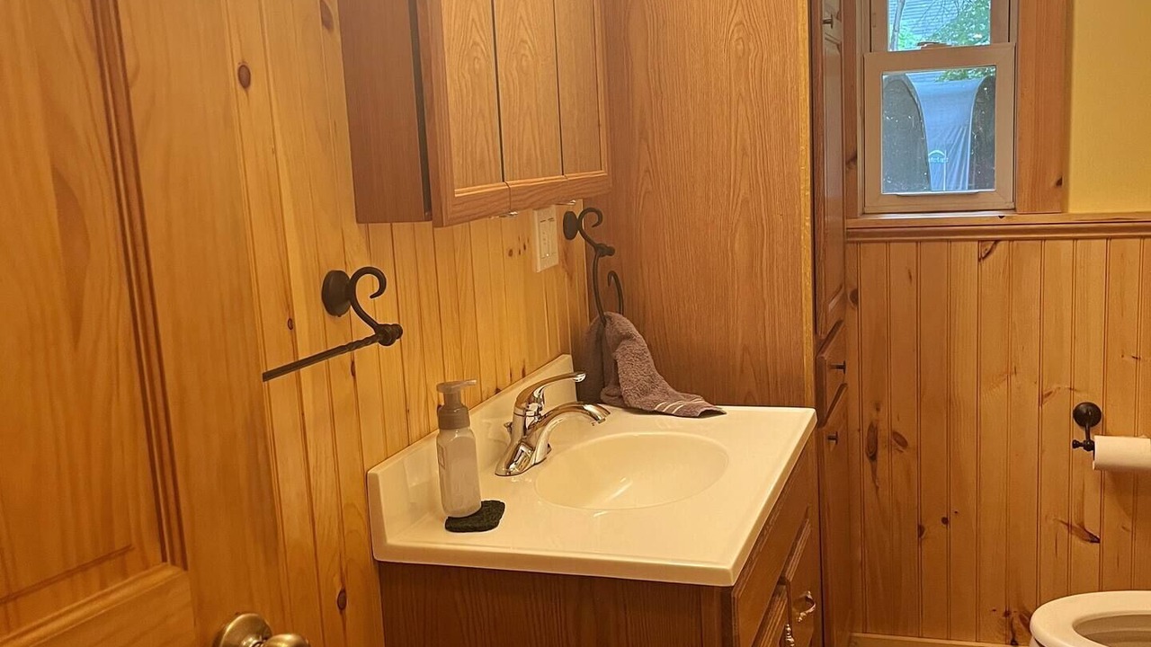 Photo of Bathroom in Town of Webb