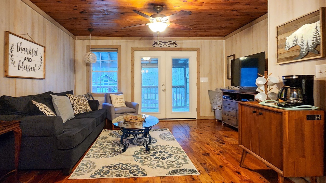 Photo of Livingroom in Ellijay