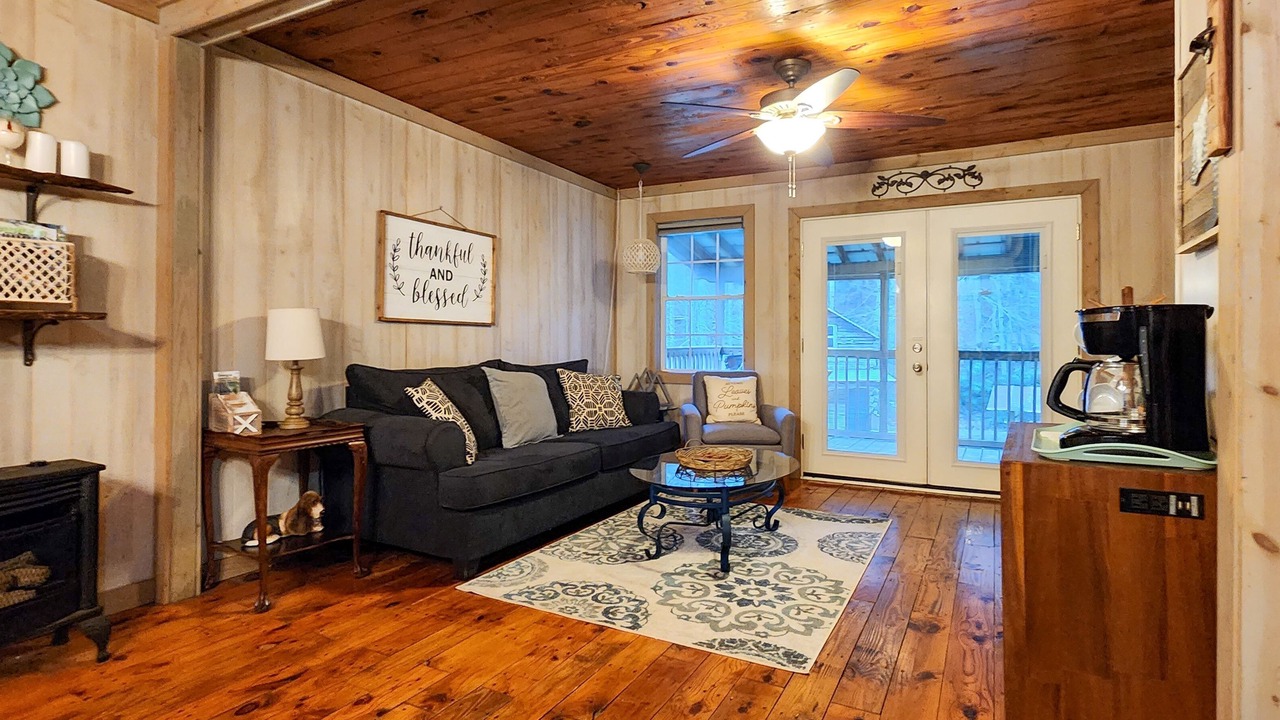 Photo of Livingroom in Ellijay