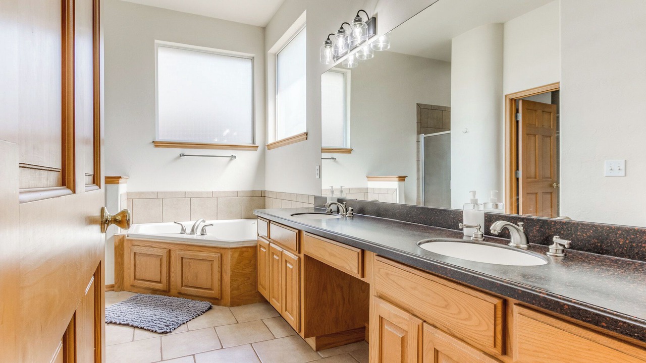 Photo of Bathroom in Del City