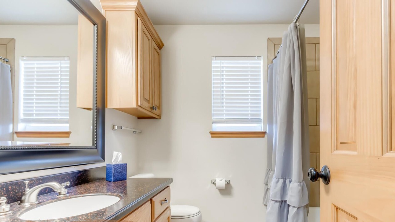 Photo of Bathroom in Del City