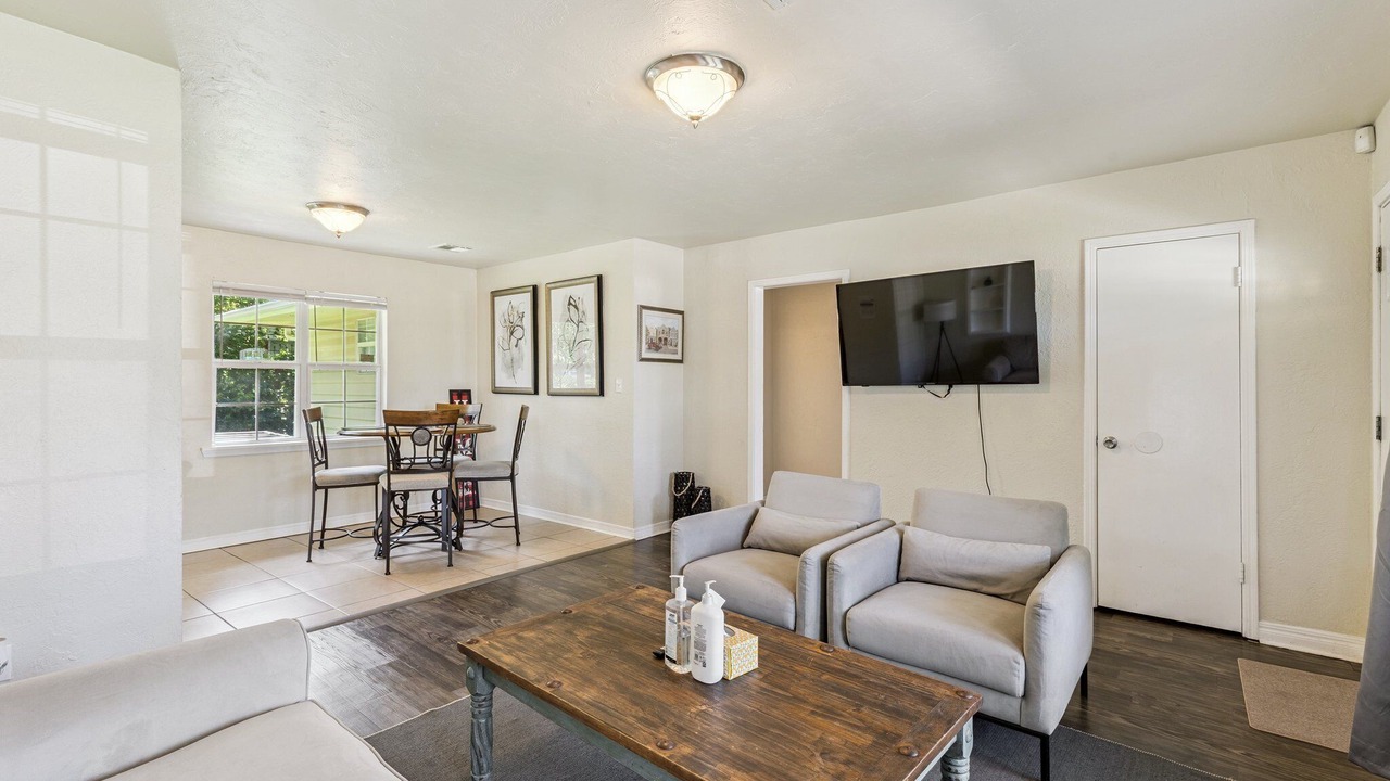 Photo of Livingroom in Central Oklahoma City