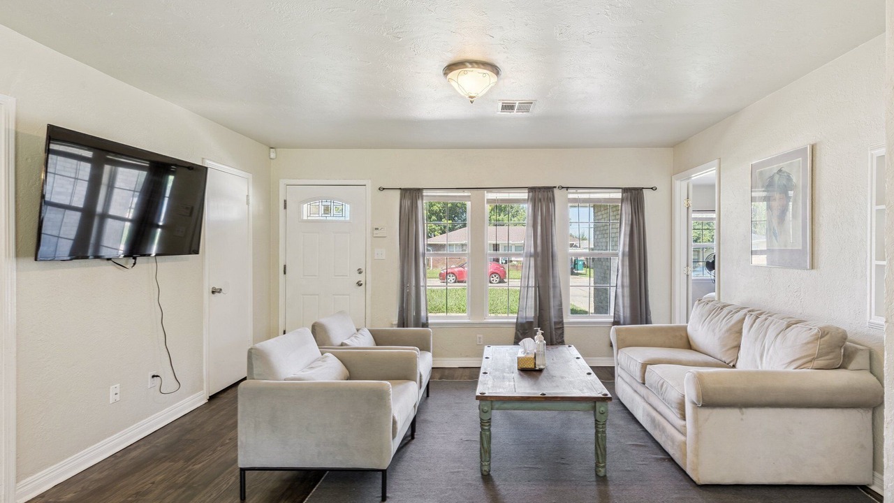 Photo of Livingroom in Central Oklahoma City