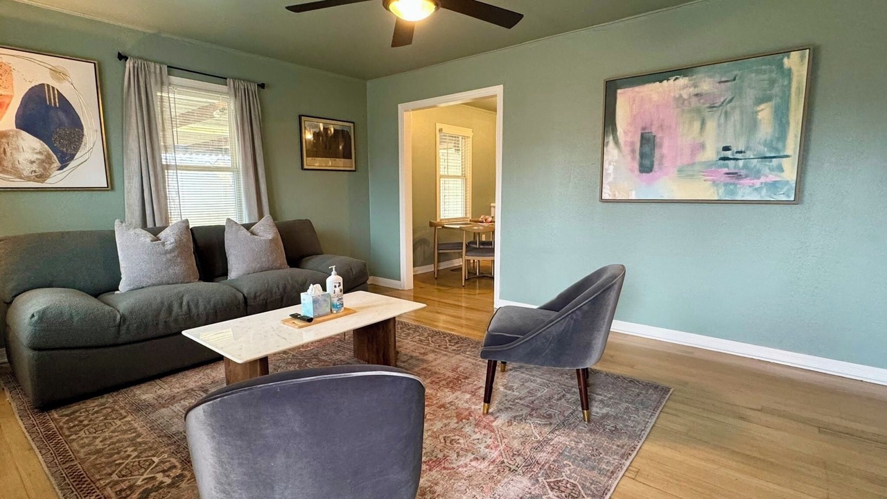 Photo of Livingroom in Midwest City