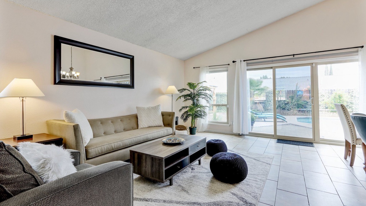 Photo of Livingroom in Sacramento