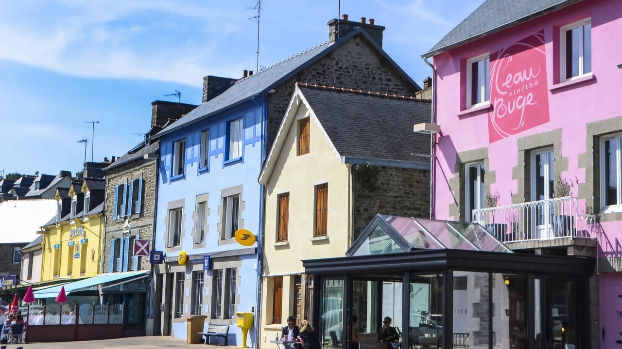 Photo of Others in Hillion