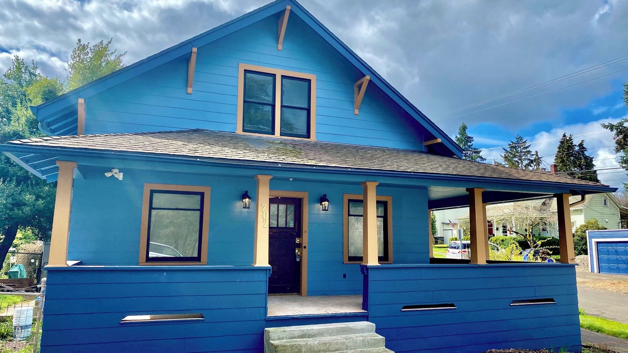 Photo of Outdoor in McLoughlin