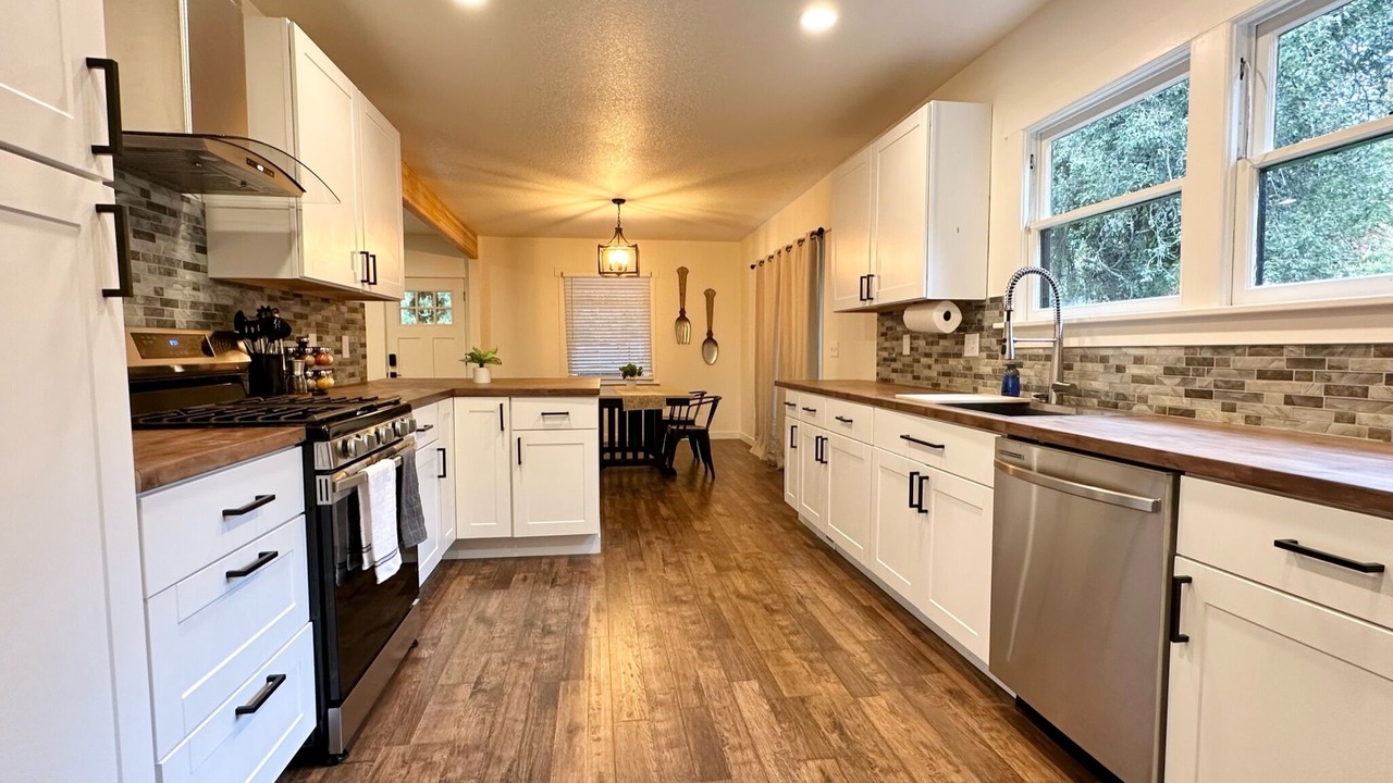 Photo of Kitchen in McLoughlin