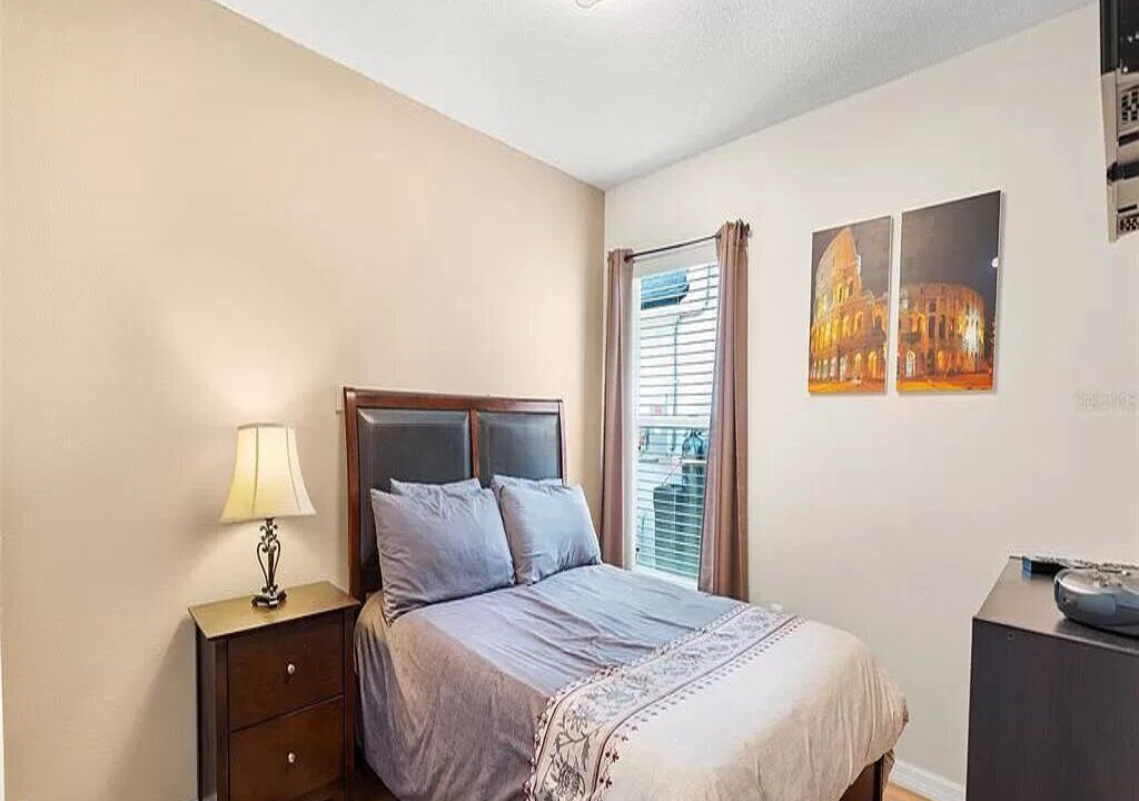 Photo of Bedroom in Lake Berkley