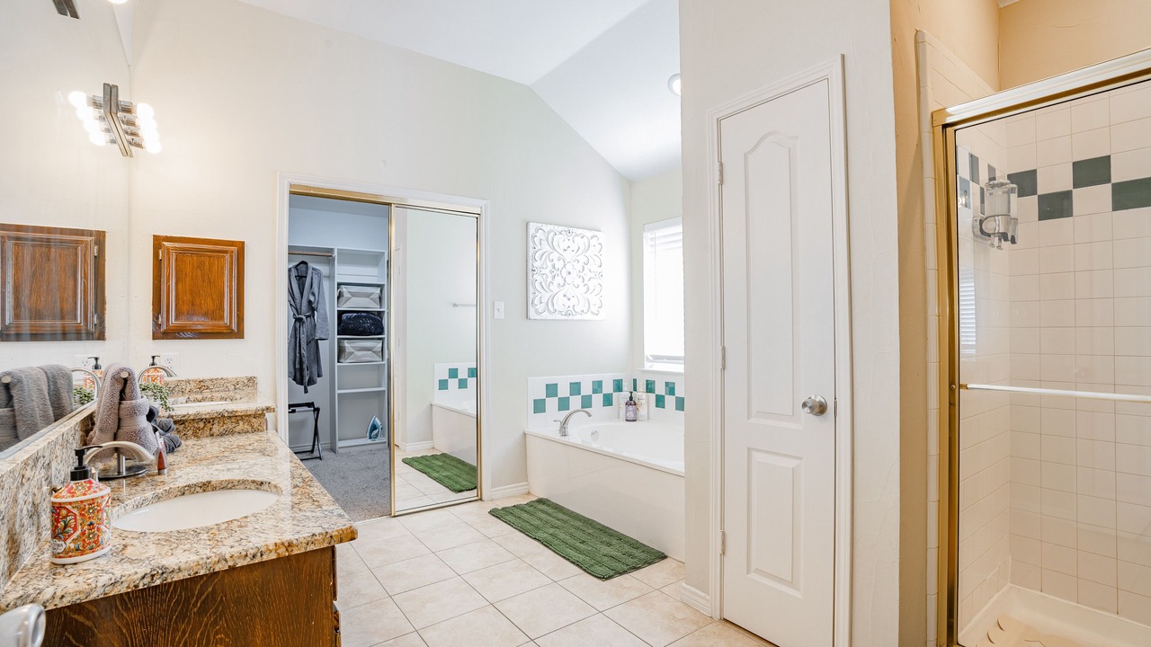 Photo of Bathroom in Allen