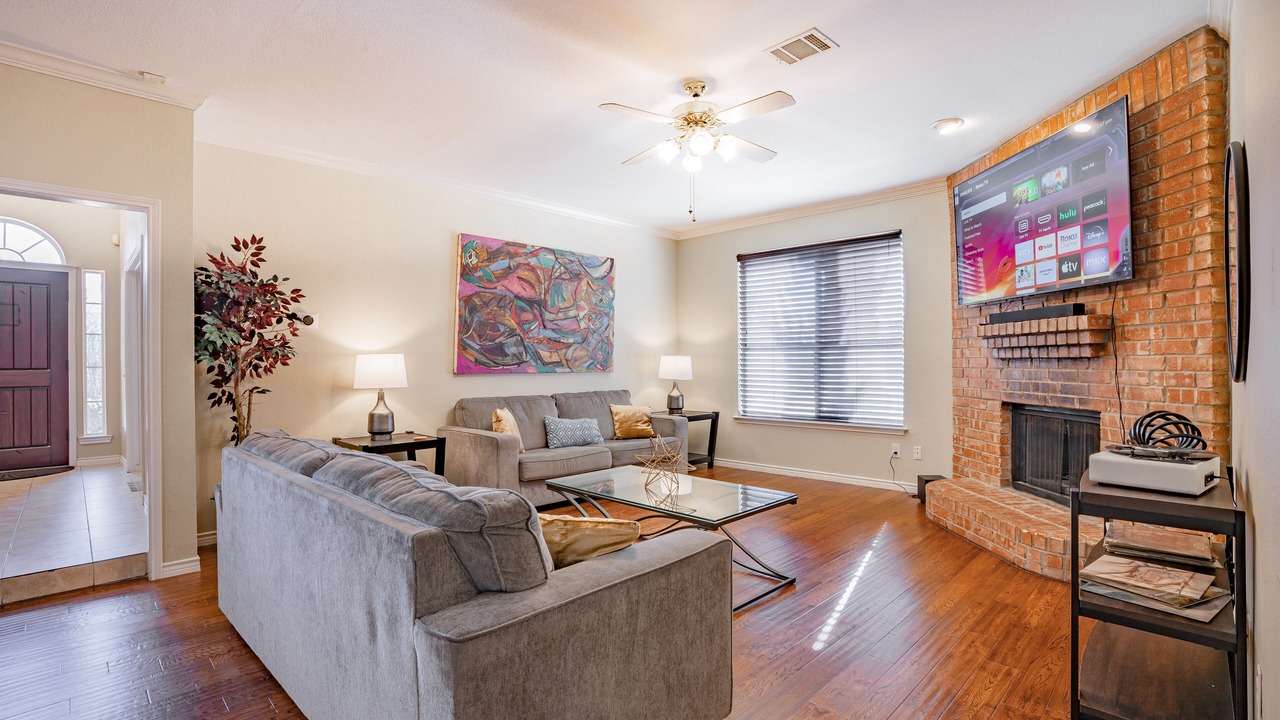 Photo of Livingroom in Allen