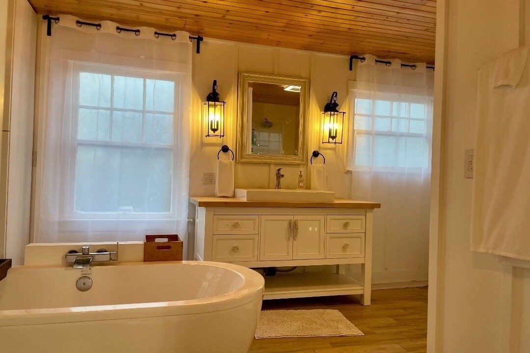 Photo of Bathroom in Southeast Salem