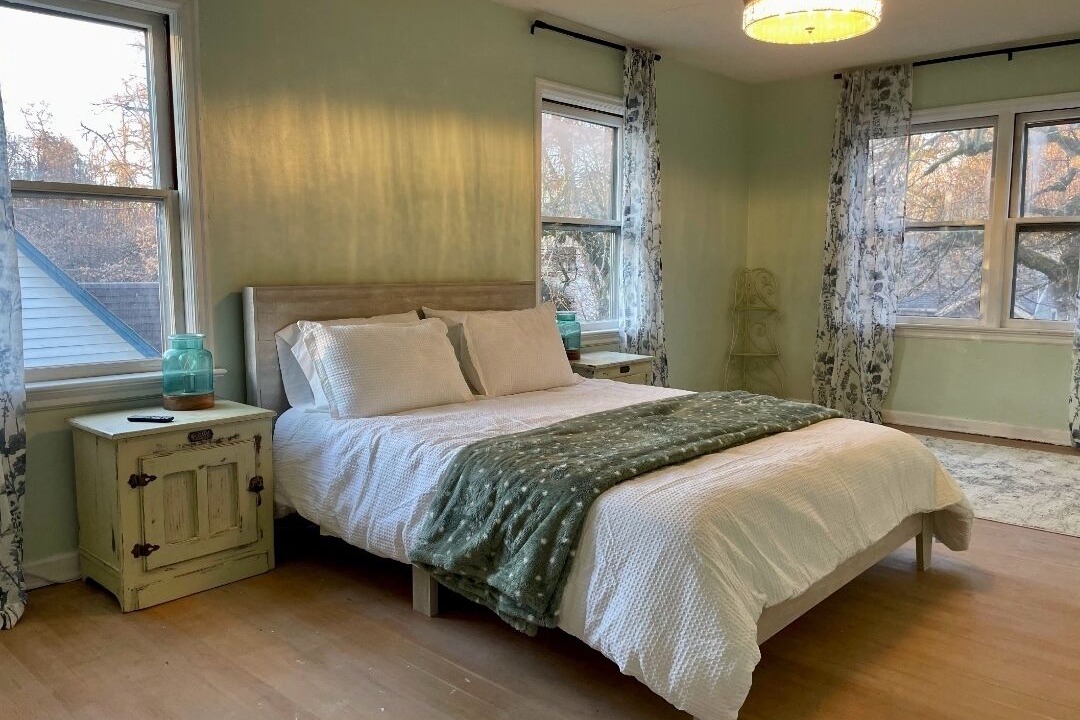 Photo of Bedroom in Southeast Salem