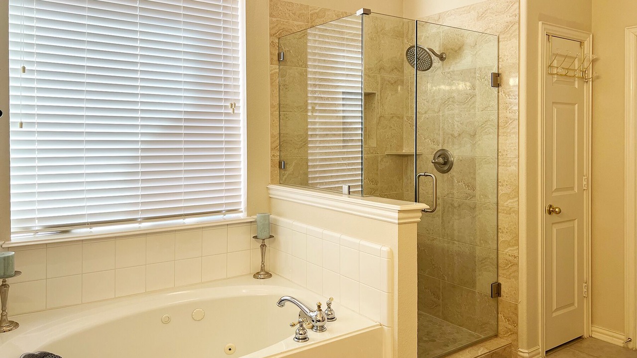 Photo of Bathroom in Allen