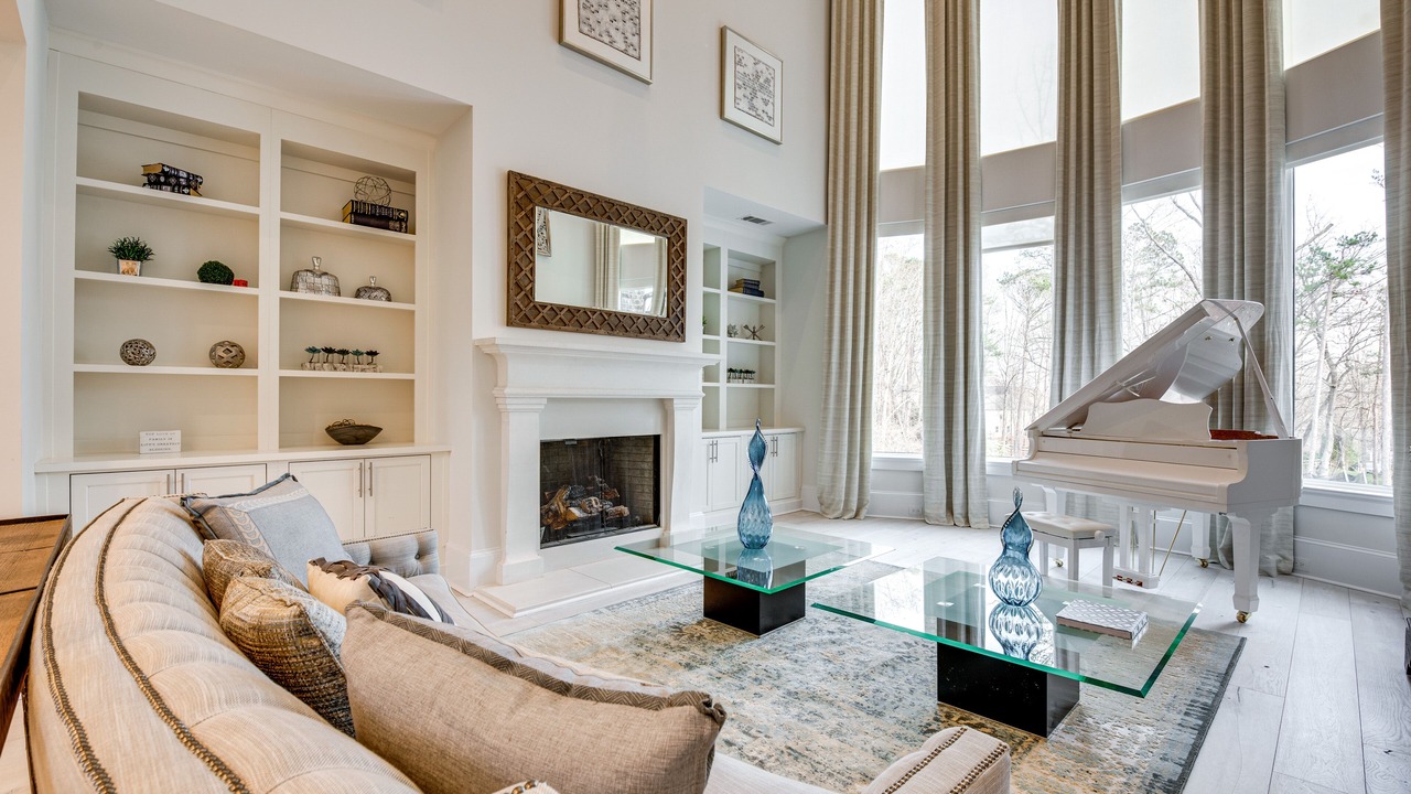 Photo of Livingroom in Suwanee