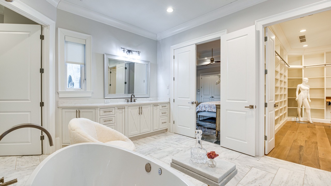 Photo of Bathroom in Suwanee