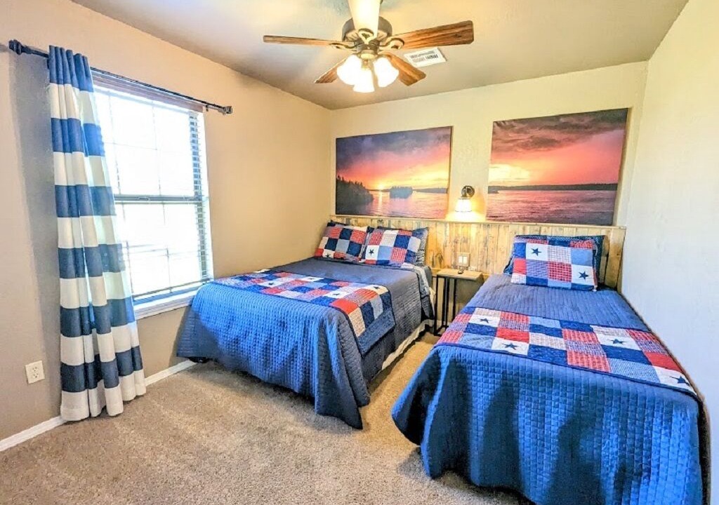 Photo of Bedroom in Sulphur