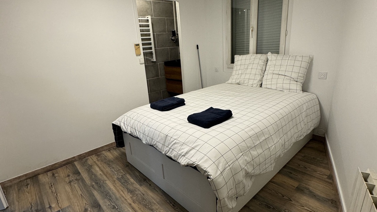 Photo of Bedroom in Roussillon-en-Isere