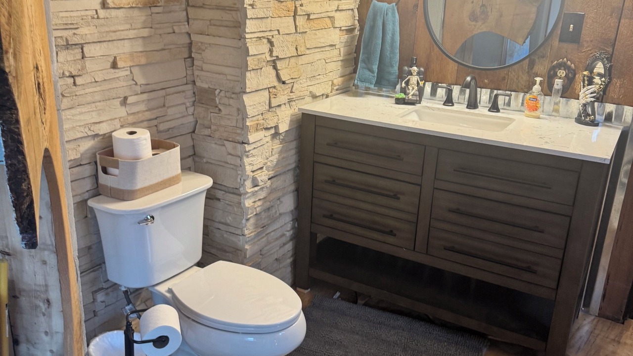 Photo of Bathroom in Canaan