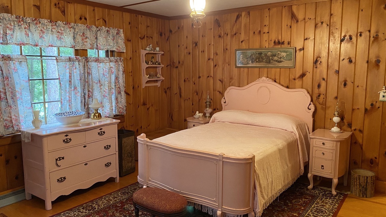 Photo of Bedroom in Huletts Landing