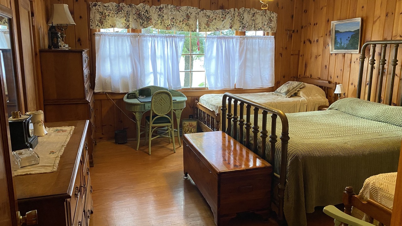 Photo of Bedroom in Huletts Landing