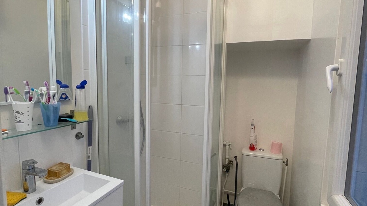 Photo of Bathroom in Republique–Point-du-Jour