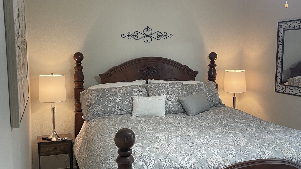 Photo of Bedroom in Lawrence
