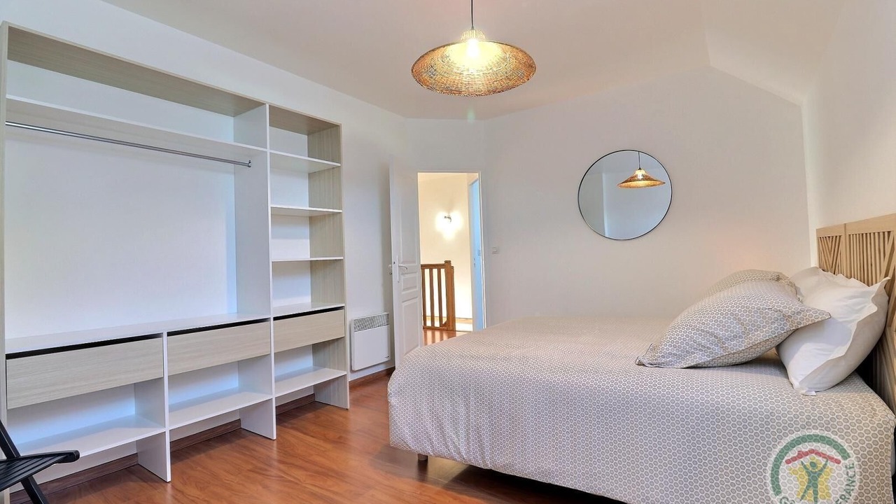 Photo of Bedroom in Roz-Landrieux
