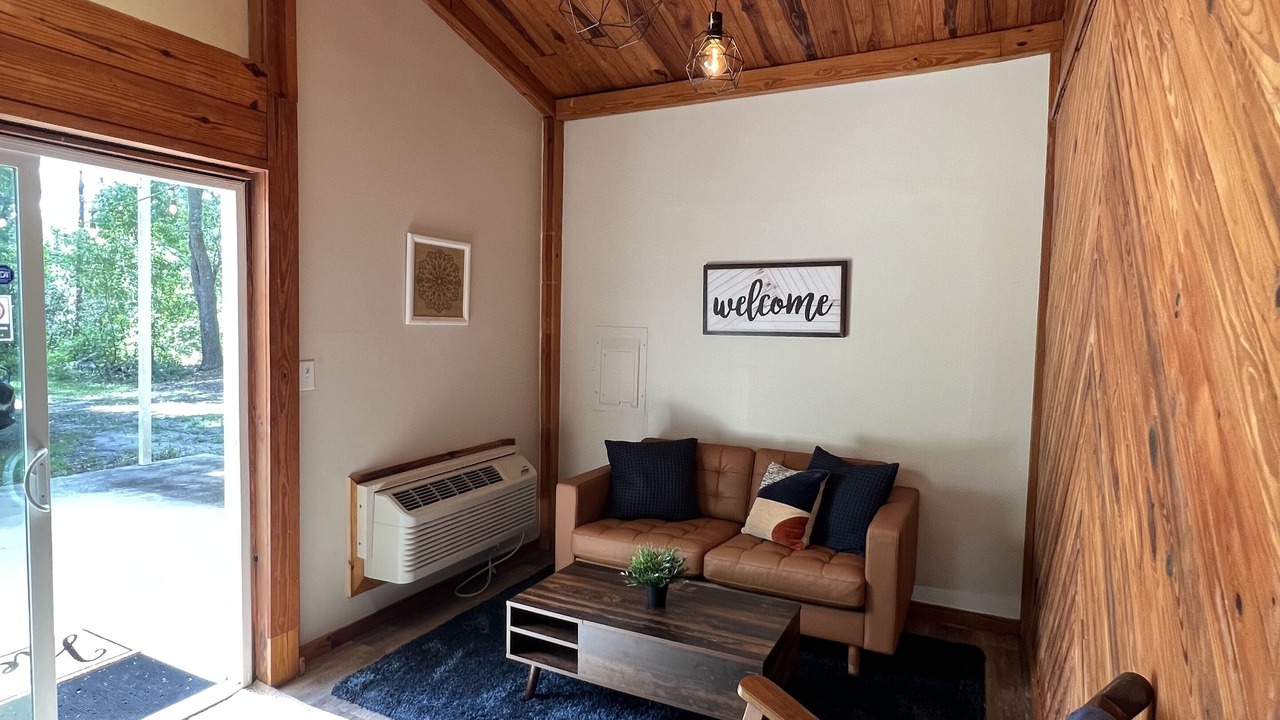 Photo of Livingroom in Live Oak