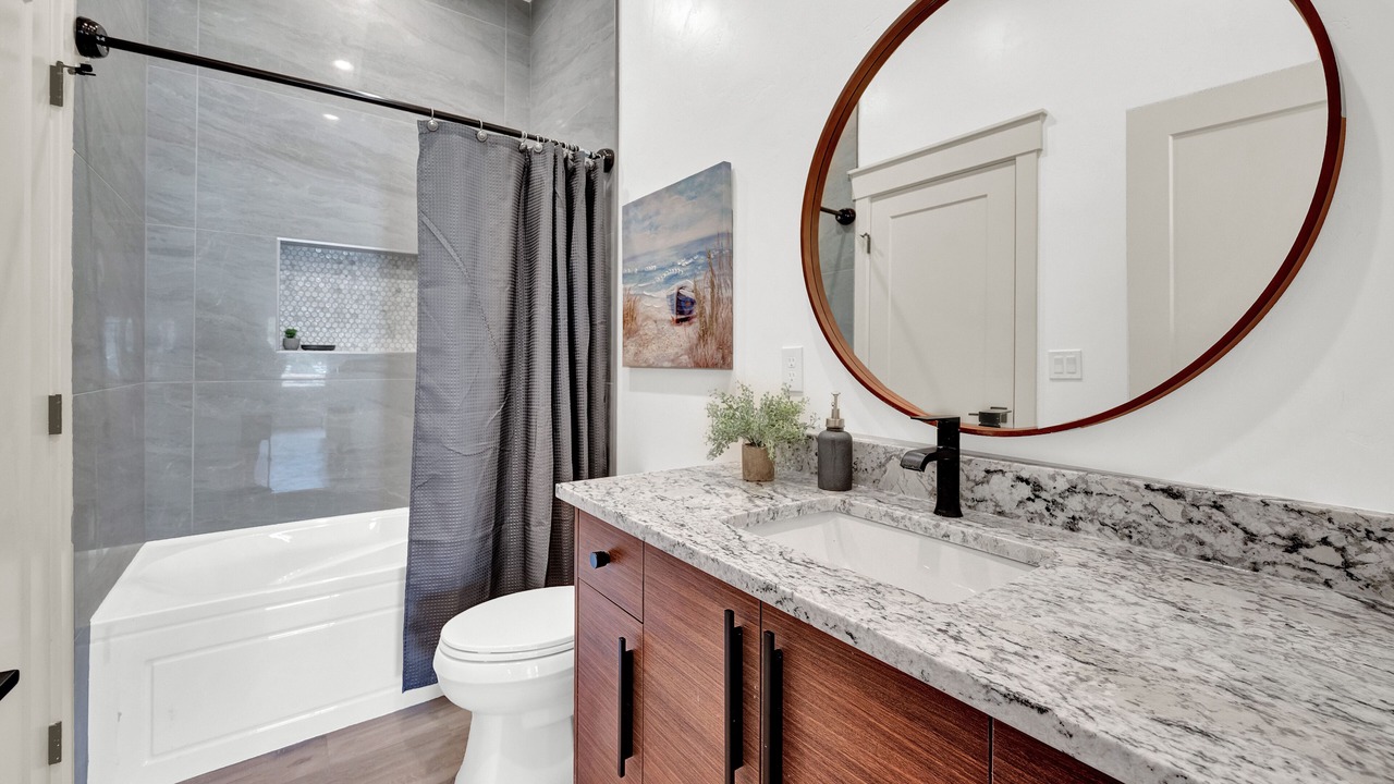 Photo of Bathroom in Garden City