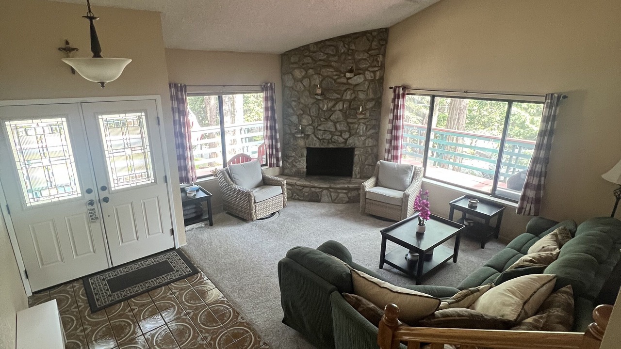 Photo of Livingroom in Pollock Pines
