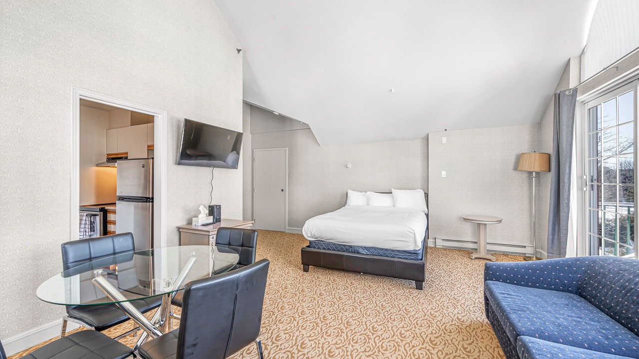 Photo of Bedroom in Saint-Sauveur