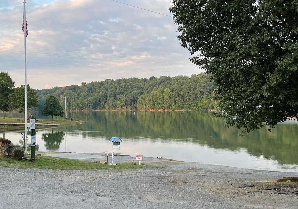 Photo of Others in Dandridge