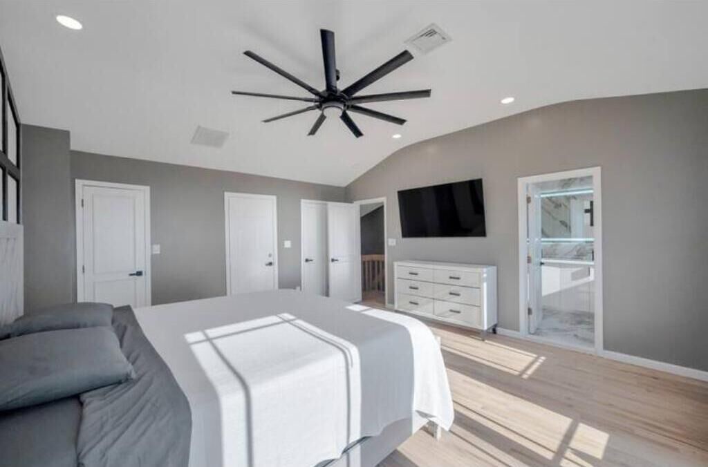 Photo of Bedroom in Long Beach