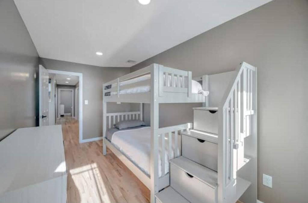 Photo of Bedroom in Long Beach