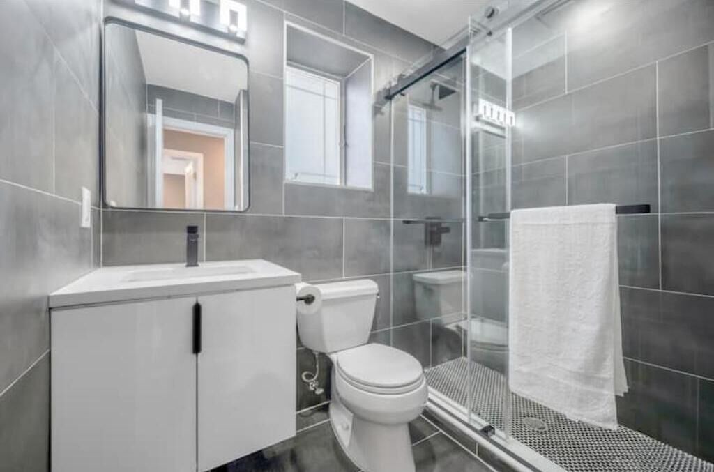 Photo of Bathroom in Long Beach