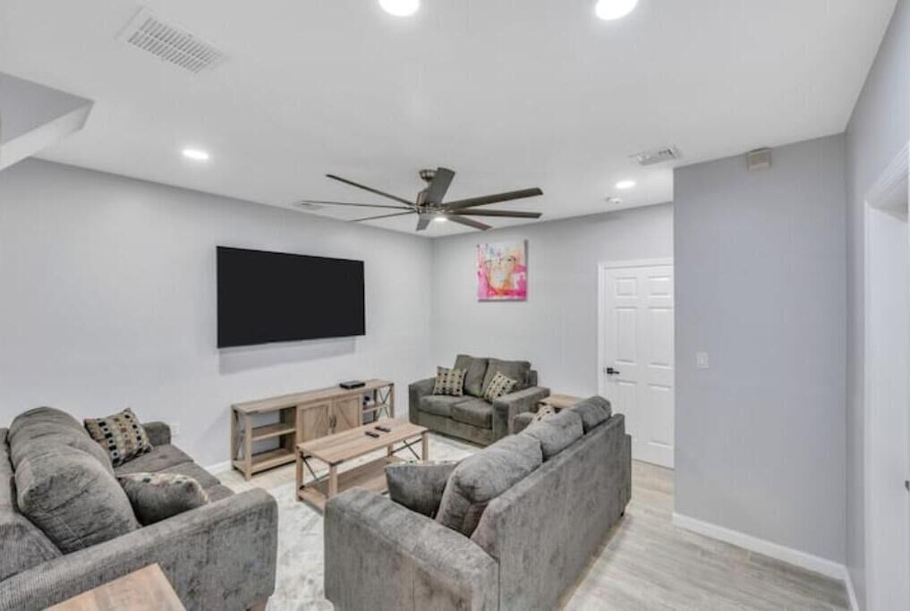 Photo of Livingroom in Long Beach