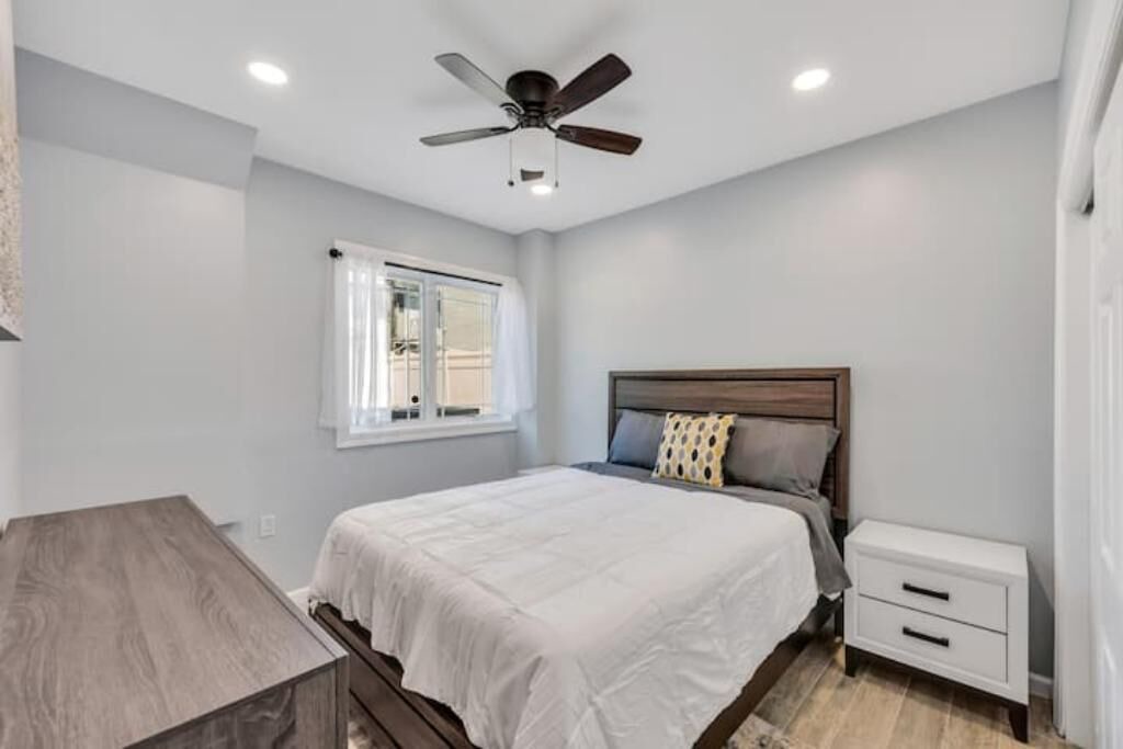 Photo of Bedroom in Long Beach