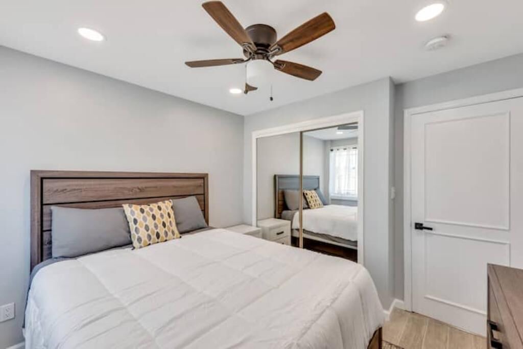 Photo of Bedroom in Long Beach