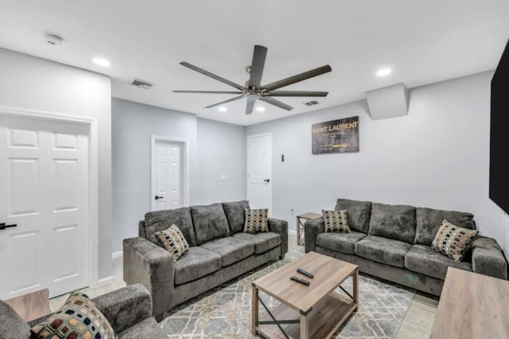 Photo of Livingroom in Long Beach