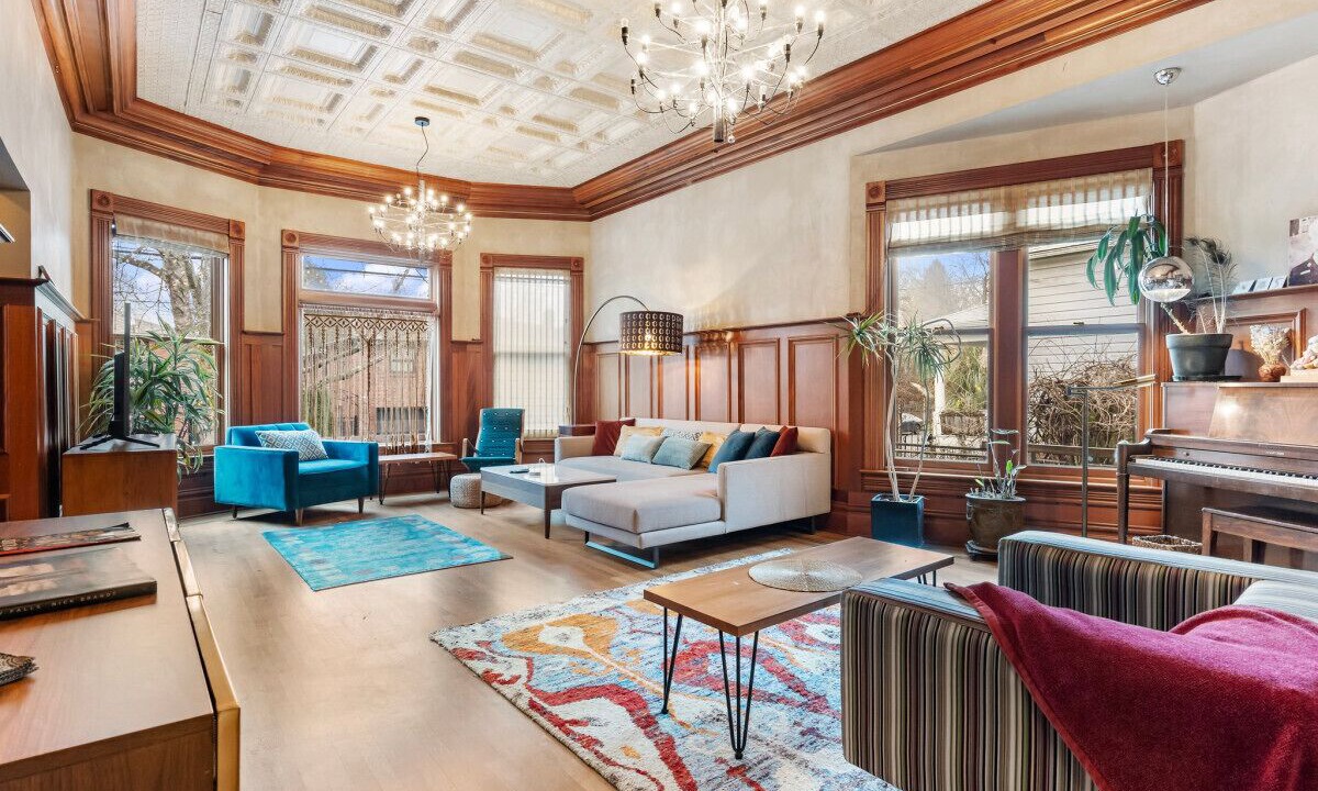 Photo of Livingroom in Belmont
