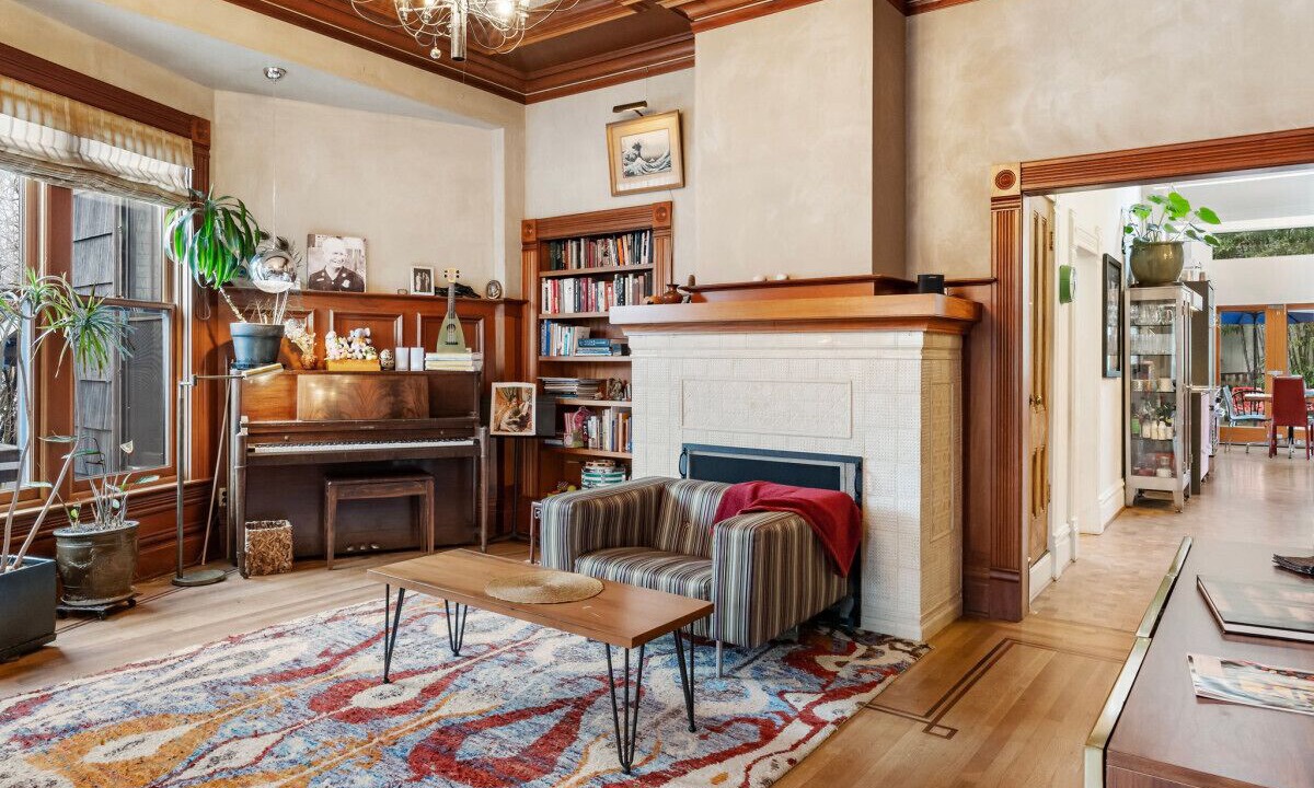 Photo of Livingroom in Belmont