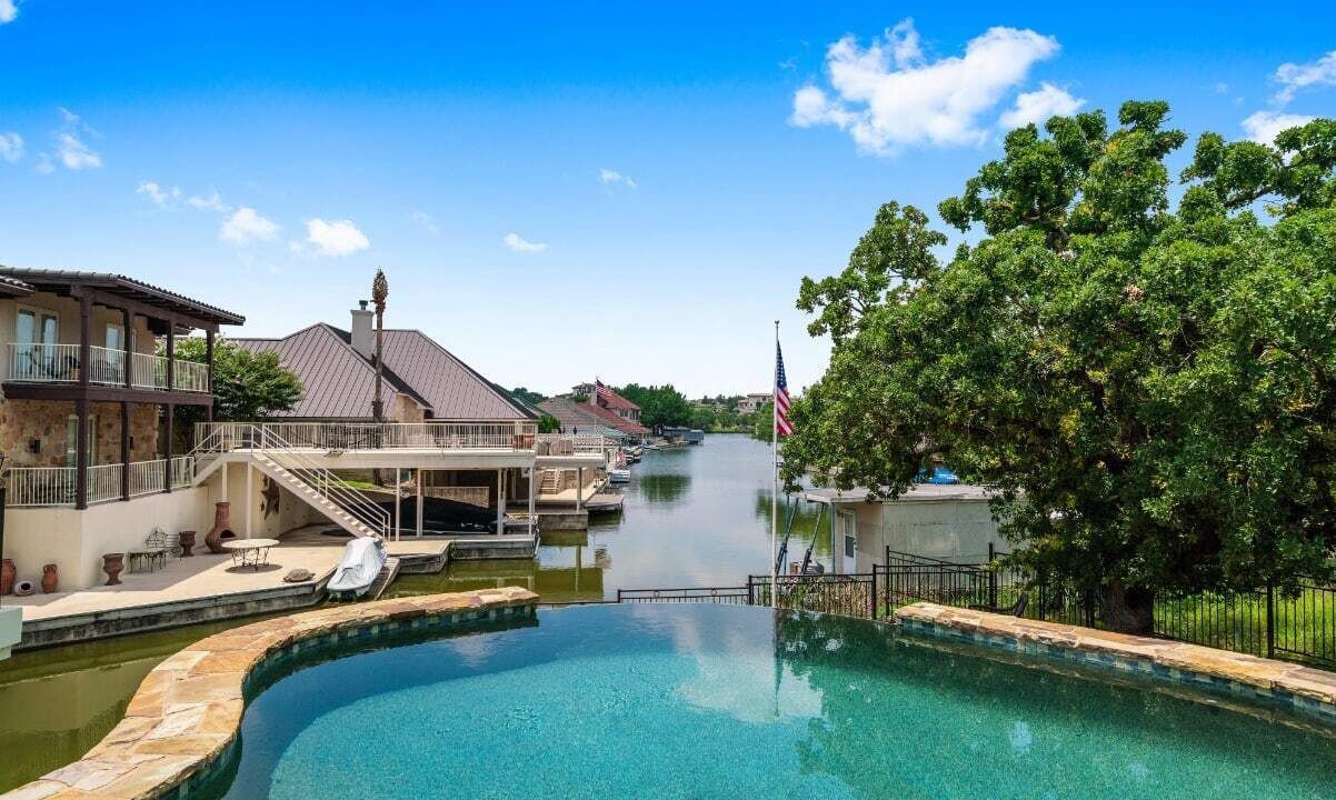Photo of Outdoor in Horseshoe Bay West