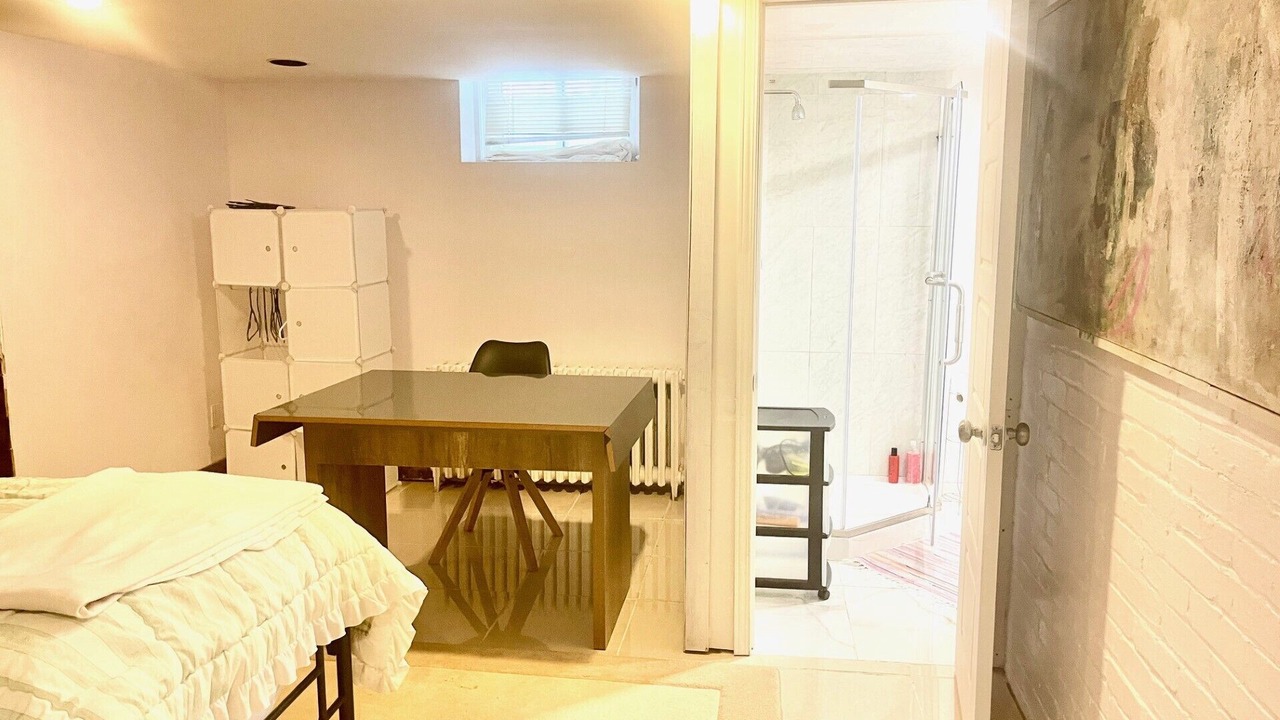 Photo of Bedroom in Lawrence Park